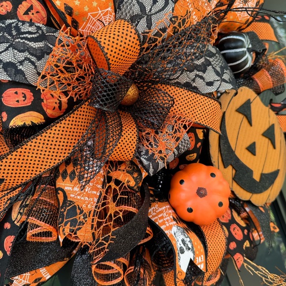 Halloween Pumpkin Wreath - Picture 5 of 8